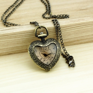 Collier Coeur on Montre Collier Petit Coeur